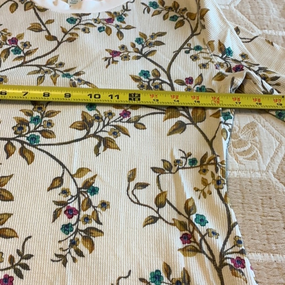 SUNDANCE CATALOG TEE/ MEDIUM - image 6